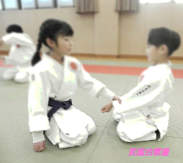 武産合氣會
合気道

うふふ、私に技かけてみて
男の子をいたぶるの

#武道 #武術 #合気道 #吹田 #大阪